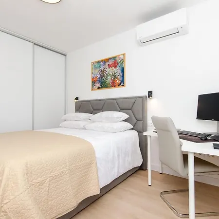 Modern Living Airy Appartement Split