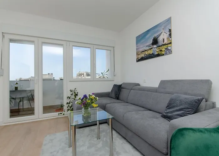 Modern Living Airy Apartman *